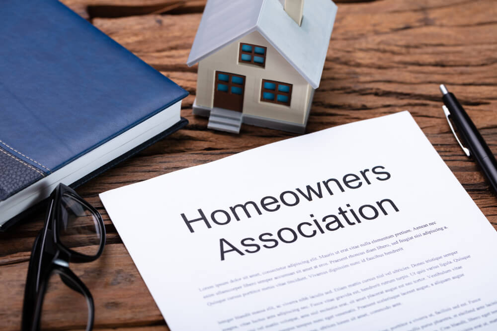 homeowners association committee charter document